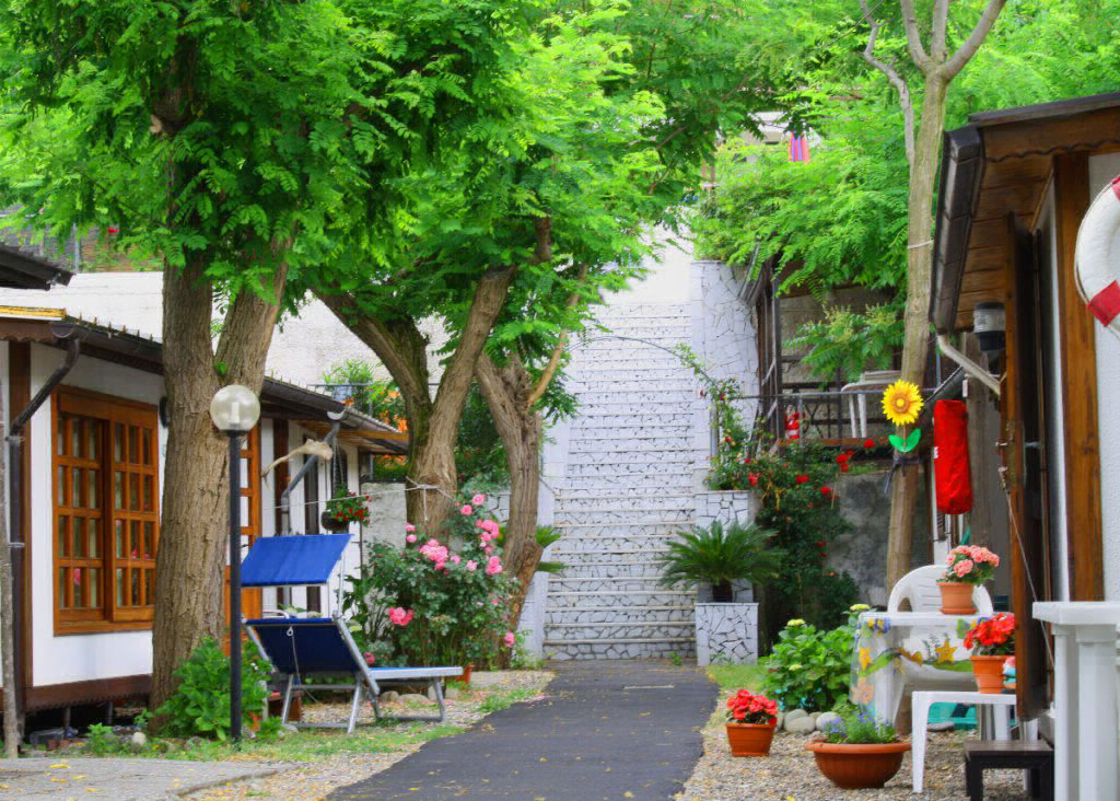 Camping Fornaci Al Mare Ligurien - Deiva Marina visuel 2/3 Camping Fornaci Al Mare Ligurien - Deiva Marina visuel 2/3