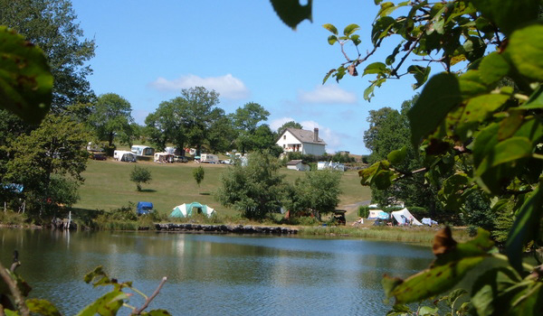 Camping de l'Etang Auvergne - Champs sur Tarentaine visuel 3/4 Camping de l'Etang Auvergne - Champs sur Tarentaine visuel 3/4
