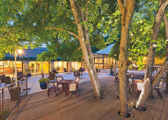 Chateau Laval Provence-Alpes-Côte d'Azur - Gréoux-les-Bains visuel 3/29 Chateau Laval Provence-Alpes-Côte d'Azur - Gréoux-les-Bains visuel 3/29