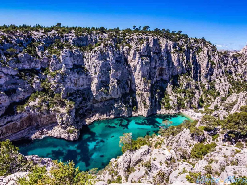 Domaine de La Roudelière Provence-Alpes-Côte d'Azur - Signes visuel 6/9 Domaine de La Roudelière Provence-Alpes-Côte d'Azur - Signes visuel 6/9
