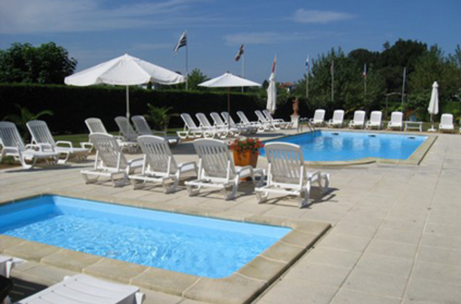 La Ferme des 4 Chênes Aquitanien - Urt visuel 1/7 La Ferme des 4 Chênes Aquitanien - Urt visuel 1/7