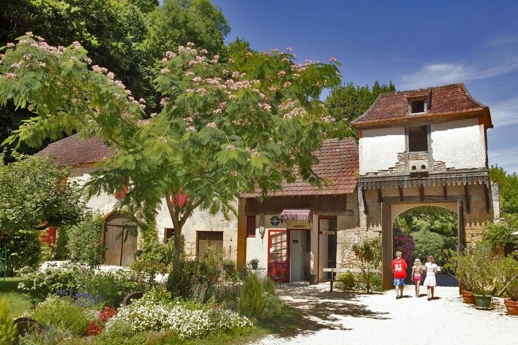 La Rivière Aquitanien - Les Eyzies de Tayac Sireuil visuel 3/4 La Rivière Aquitanien - Les Eyzies de Tayac Sireuil visuel 3/4