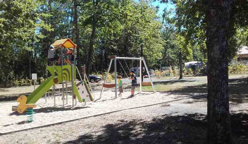 Lac de Gurson Aquitanien - Carsac-de-Gurson visuel 3/5 Lac de Gurson Aquitanien - Carsac-de-Gurson visuel 3/5