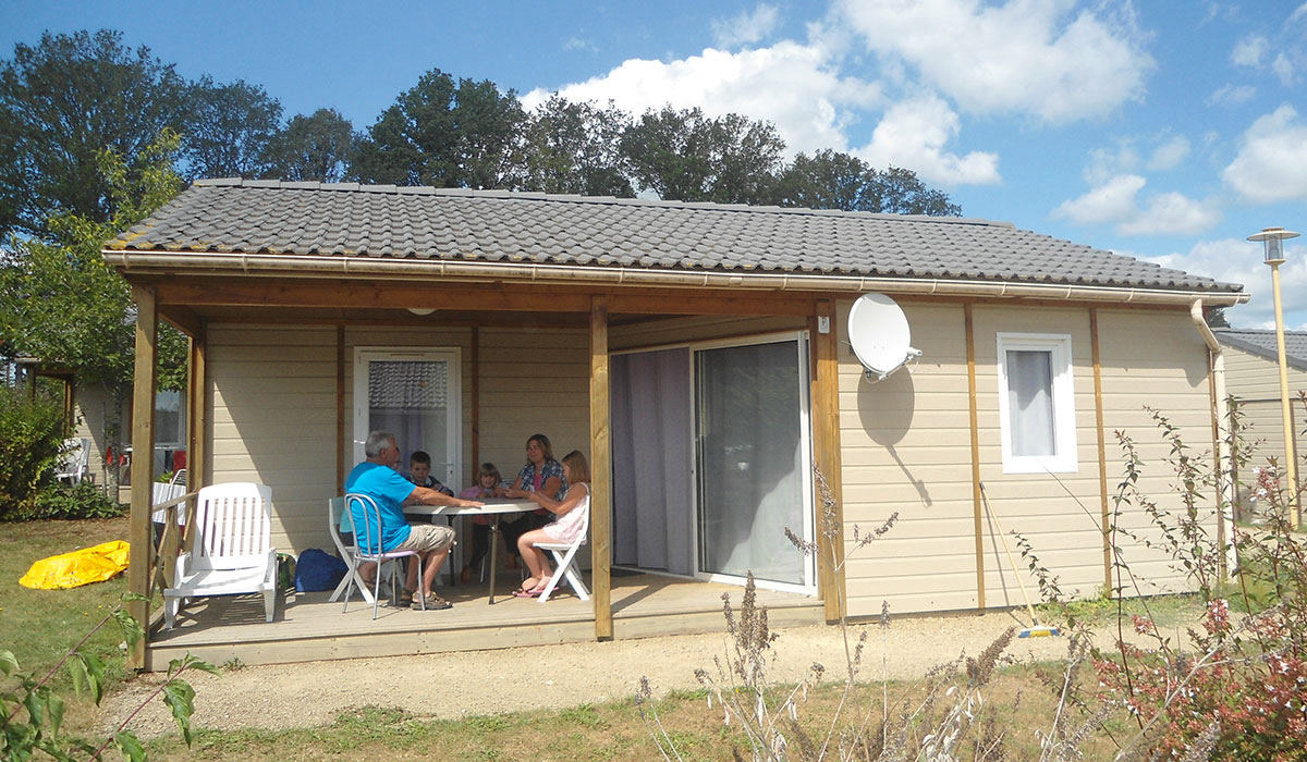 Le Bois Combet et Le Merle Limousin - Chamberet visuel 4/4 Le Bois Combet et Le Merle Limousin - Chamberet visuel 4/4