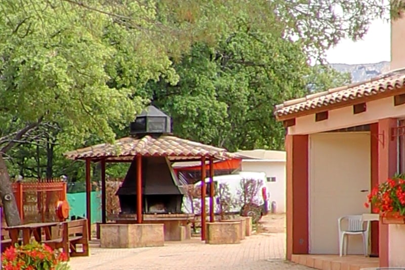 Les Pins Provence-Alpes-Côte d'Azur - Les Salles-sur-Verdon visuel 2/10 Les Pins Provence-Alpes-Côte d'Azur - Les Salles-sur-Verdon visuel 2/10