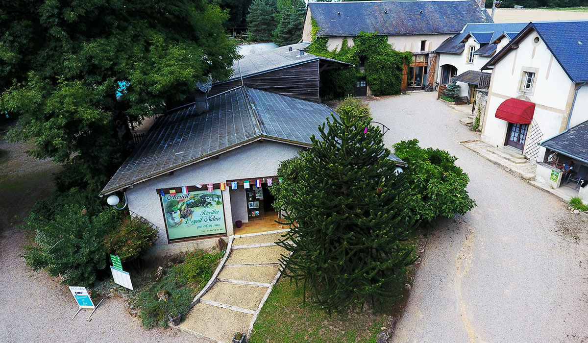 Manoir de Bezolle Burgunder - Saint-Péreuse visuel 3/3 Manoir de Bezolle Burgunder - Saint-Péreuse visuel 3/3