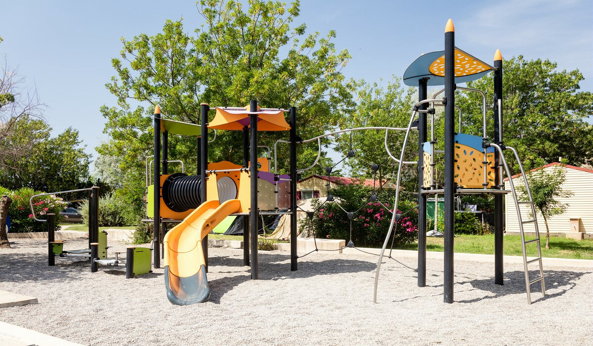 Port Pothuau Provence-Alpes-Côte d'Azur - Hyères visuel 9/11 Port Pothuau Provence-Alpes-Côte d'Azur - Hyères visuel 9/11