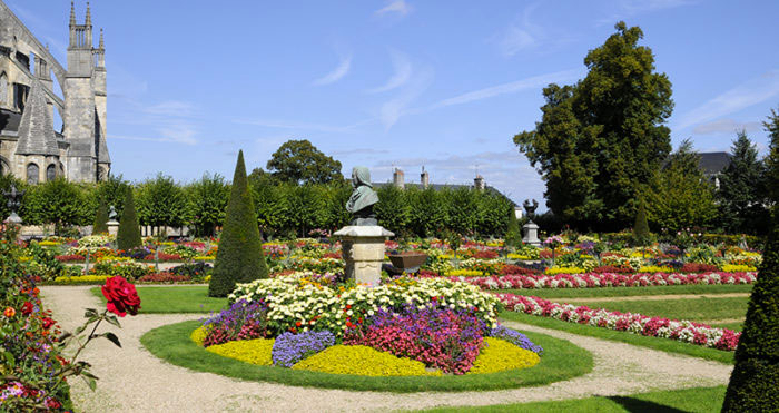 Robinson Großes Zentrum - Bourges visuel 16/17 Robinson Großes Zentrum - Bourges visuel 16/17