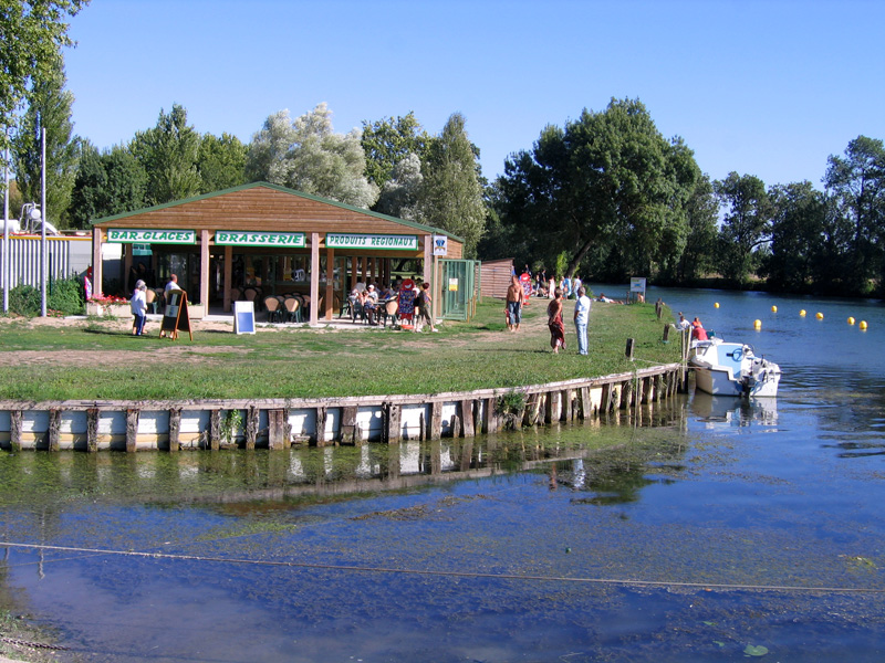 Belle Rivière Poitou-Charentes - Chaniers visuel 7/10 Belle Rivière Poitou-Charentes - Chaniers visuel 7/10