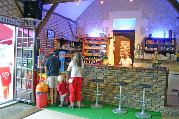 Château de la Rolandière Großes Zentrum - Trogues visuel 4/11 Château de la Rolandière Großes Zentrum - Trogues visuel 4/11