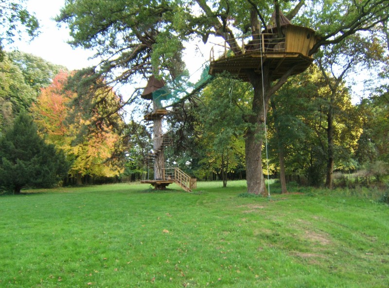 Domaine de Poiseuil Burgunder - Viré visuel 4/7 Domaine de Poiseuil Burgunder - Viré visuel 4/7