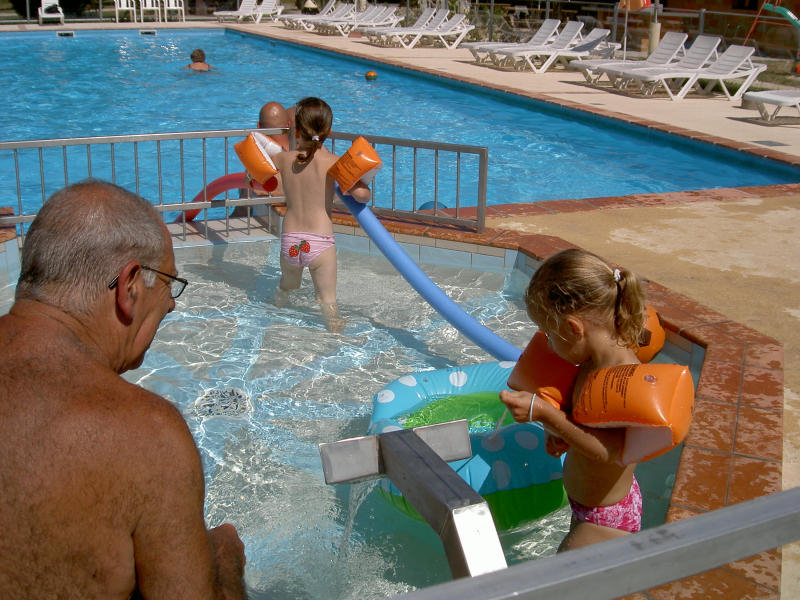 Fontaine du Roc Aquitanien - Villeréal visuel 3/11 Fontaine du Roc Aquitanien - Villeréal visuel 3/11