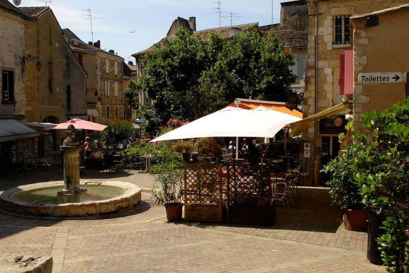 Fontaine du Roc Aquitanien - Villeréal visuel 9/11 Fontaine du Roc Aquitanien - Villeréal visuel 9/11