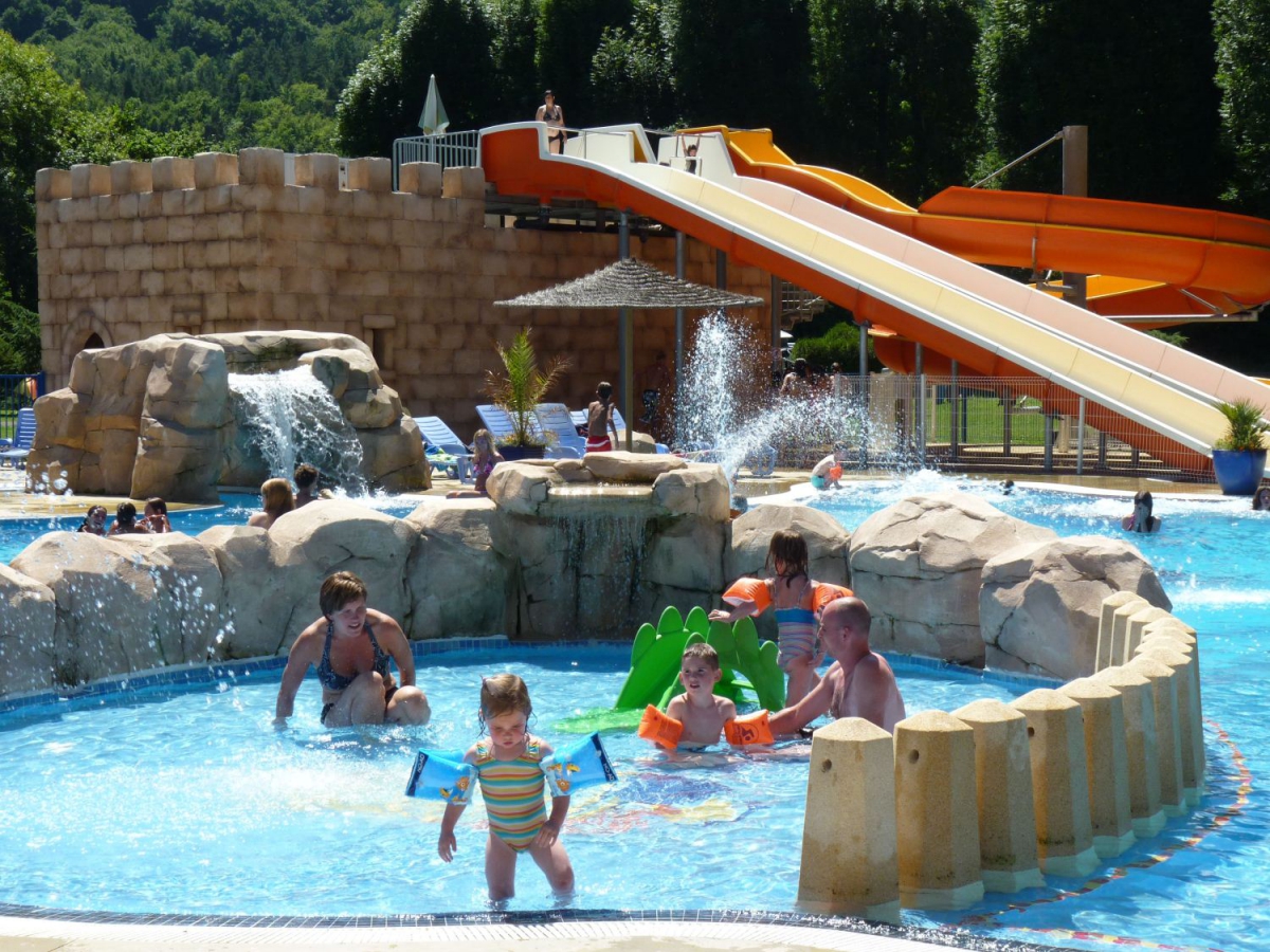 La Ribeyre Auvergne - Murol visuel 3/9 La Ribeyre Auvergne - Murol visuel 3/9