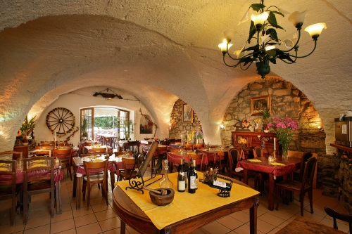 Le Château de Rochetaillée Rhône-Alpen - Le Bourg-d'Oisans visuel 4/11 Le Château de Rochetaillée Rhône-Alpen - Le Bourg-d'Oisans visuel 4/11