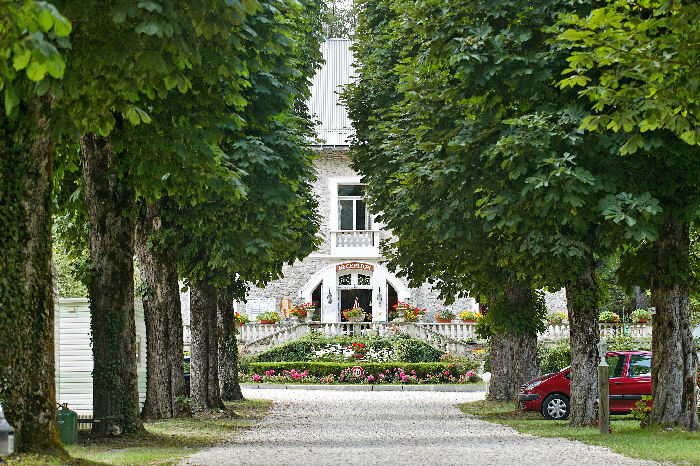 Le Château de Rochetaillée Rhône-Alpen - Le Bourg-d'Oisans visuel 11/11 Le Château de Rochetaillée Rhône-Alpen - Le Bourg-d'Oisans visuel 11/11