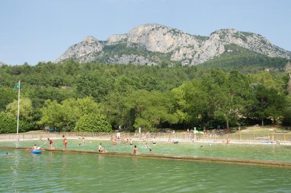 Le Petit Lac Provence-Alpes-Côte d'Azur - Moustiers-Sainte-Marie visuel 2/2 Le Petit Lac Provence-Alpes-Côte d'Azur - Moustiers-Sainte-Marie visuel 2/2