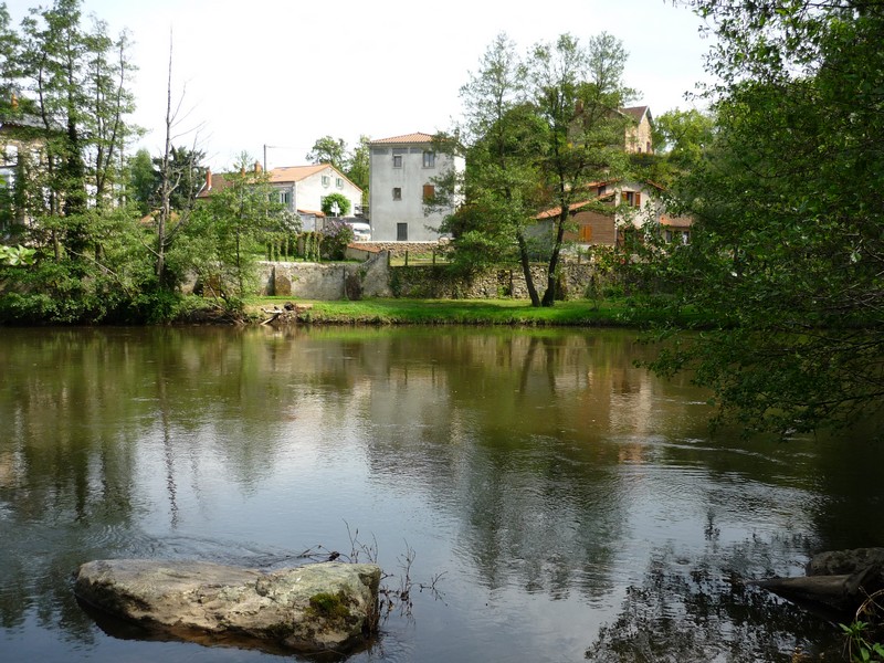 Le Pont d'Allagnon Auvergne - Lempdes-sur-Allagnon visuel 6/9 Le Pont d'Allagnon Auvergne - Lempdes-sur-Allagnon visuel 6/9