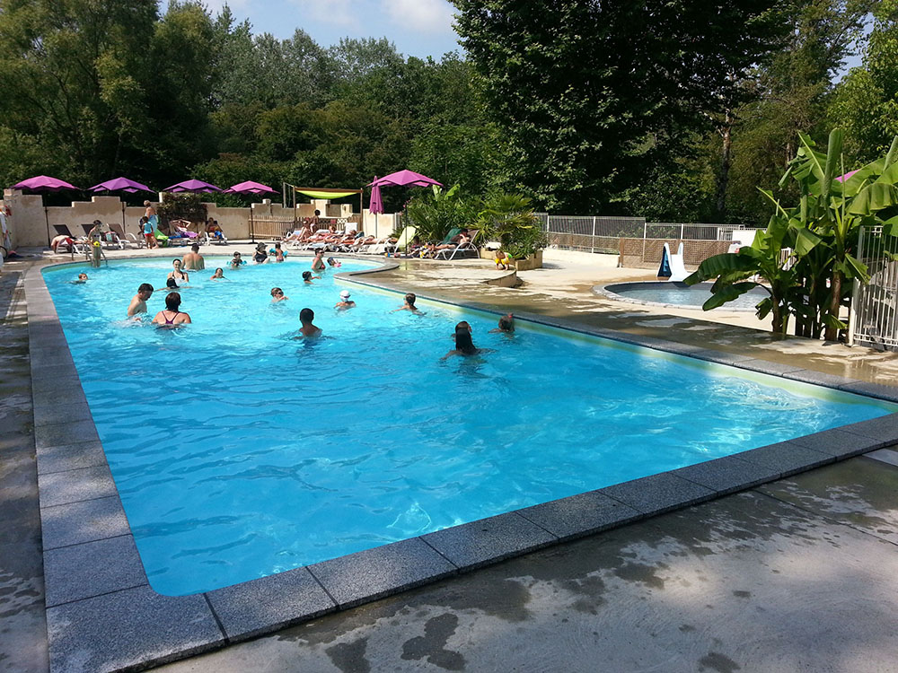 Le Vieux Château Aquitanien - Rauzan visuel 2/10 Le Vieux Château Aquitanien - Rauzan visuel 2/10