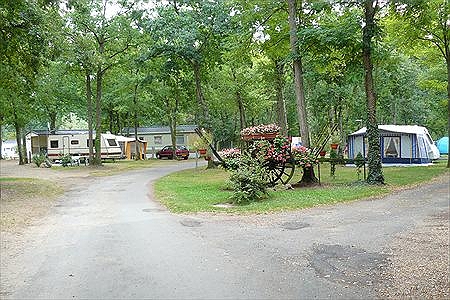 Les Acacias Großes Zentrum - La Ville-aux-Dames visuel 1/10 Les Acacias Großes Zentrum - La Ville-aux-Dames visuel 1/10
