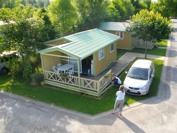 Les Ceriselles Burgunder - Vincelles visuel 3/4 Les Ceriselles Burgunder - Vincelles visuel 3/4