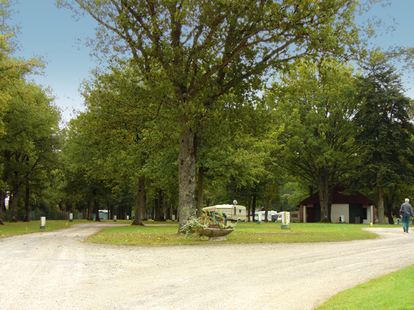 Les Etangs Großes Zentrum - Aubigny-sur-Nère visuel 7/10 Les Etangs Großes Zentrum - Aubigny-sur-Nère visuel 7/10