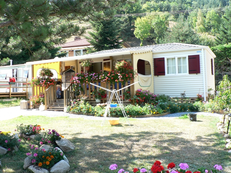 Les Reignières Rhône-Alpen - Saint-Sauveur-en-Rue visuel 2/3 Les Reignières Rhône-Alpen - Saint-Sauveur-en-Rue visuel 2/3