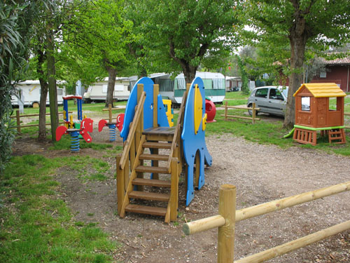 San Giorgio Vacanze Lombardei - Manerba del Garda visuel 5/11 San Giorgio Vacanze Lombardei - Manerba del Garda visuel 5/11