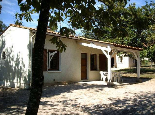 Village de gîtes de l'Etang Vallier Poitou-Charentes - Brossac visuel 2/3 Village de gîtes de l'Etang Vallier Poitou-Charentes - Brossac visuel 2/3