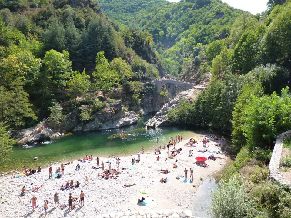 Beaume Giraud Rhône-Alpen - Balazuc visuel 12/13 Beaume Giraud Rhône-Alpen - Balazuc visuel 12/13