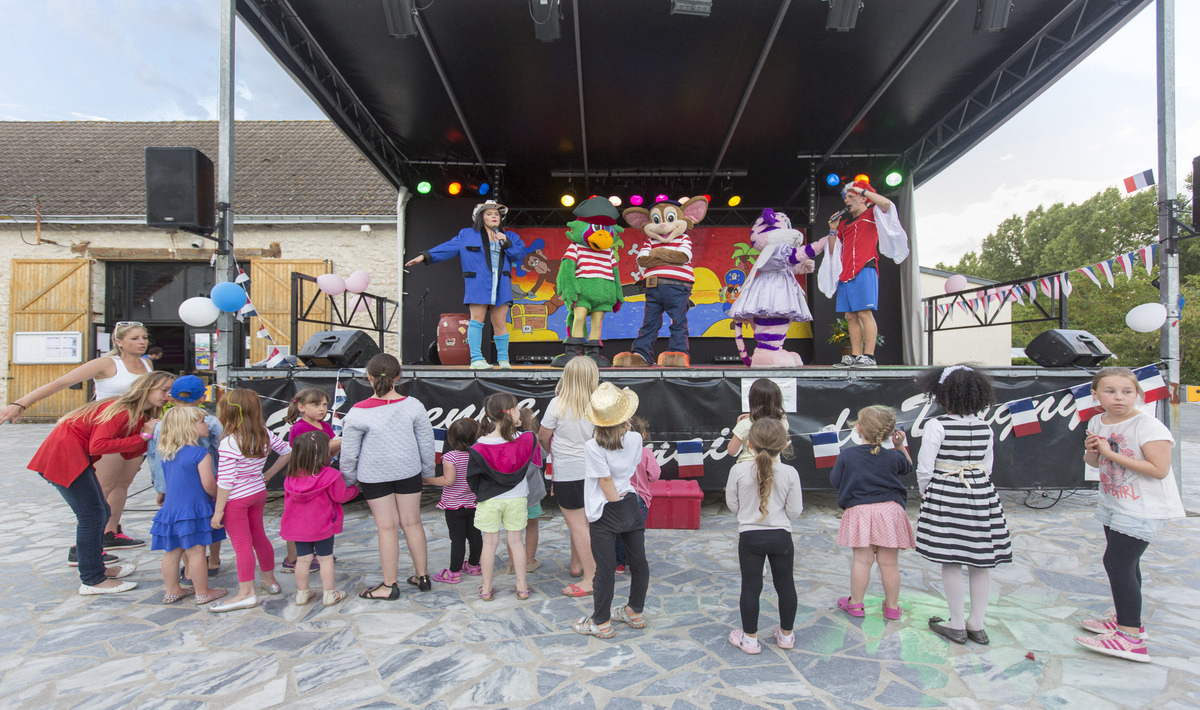 Domaine de Dugny Großes Zentrum - Onzain visuel 8/23 Domaine de Dugny Großes Zentrum - Onzain visuel 8/23