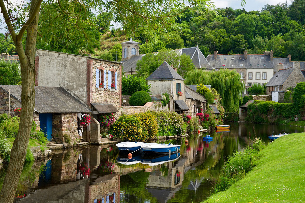 L’île aux Pies côté BainssurOust L’île aux Pies côté BainssurOust