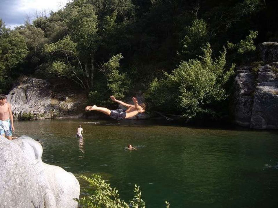 La Berge Fleurie Languedoc-Roussillon - Mialet visuel 3/5 La Berge Fleurie Languedoc-Roussillon - Mialet visuel 3/5