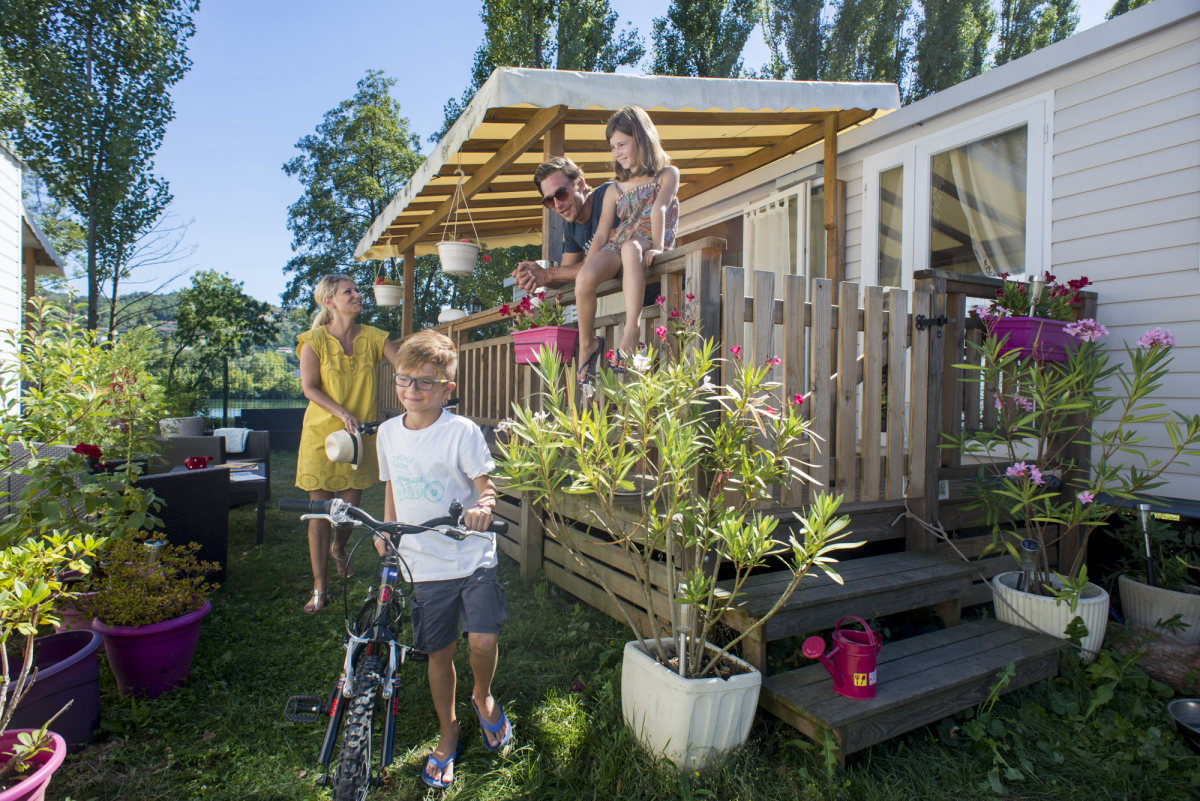 Rives de Condrieu Rhône-Alpen - Condrieu visuel 2/13 Rives de Condrieu Rhône-Alpen - Condrieu visuel 2/13