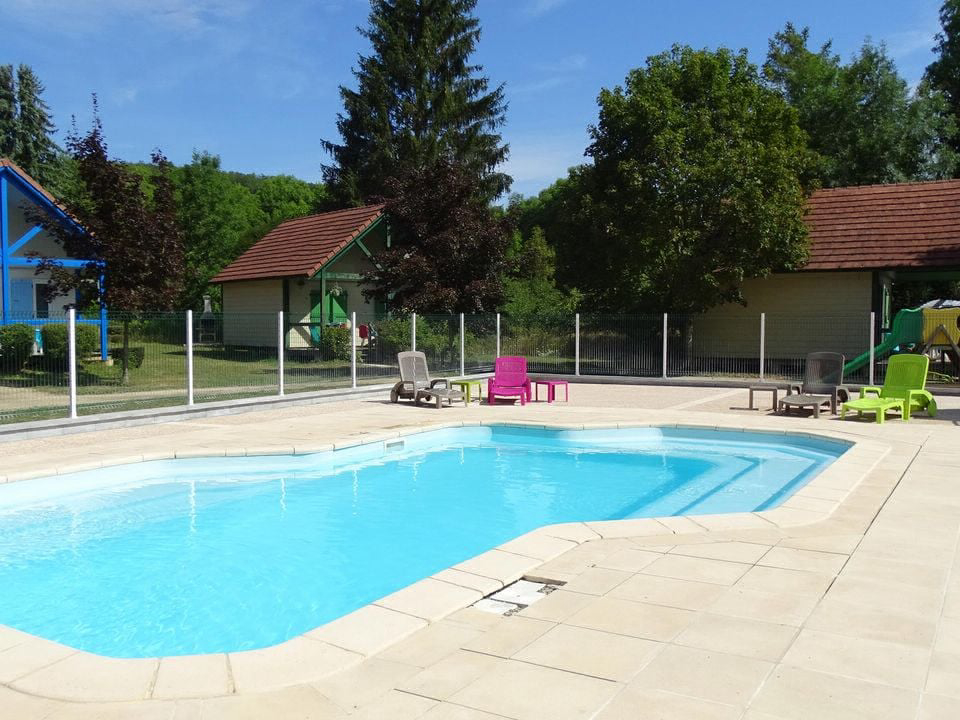 Village chalets Le Rû du Pré Burgunder - Cravant visuel 2/3 Village chalets Le Rû du Pré Burgunder - Cravant visuel 2/3