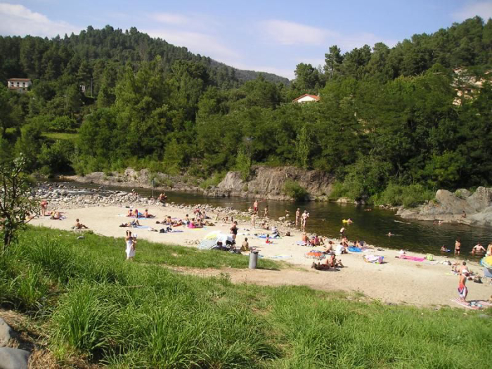 Camping Le Pont des Issoux - Lalevade-d'Ardèche