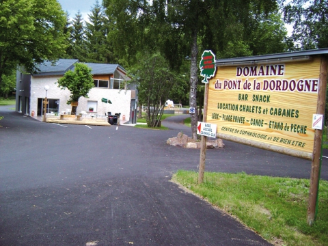 Camping Le Pont de la Dordogne - Saint-Sauves-d'Auvergne